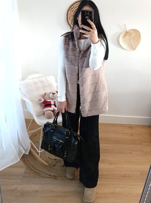 Veste sans manches fausse fourrure zippée  Beige taupe ou Noir taille unique jusqu'au 42 