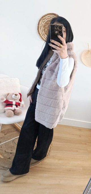 Veste sans manches fausse fourrure zippée  Beige taupe ou Noir taille unique jusqu'au 42 