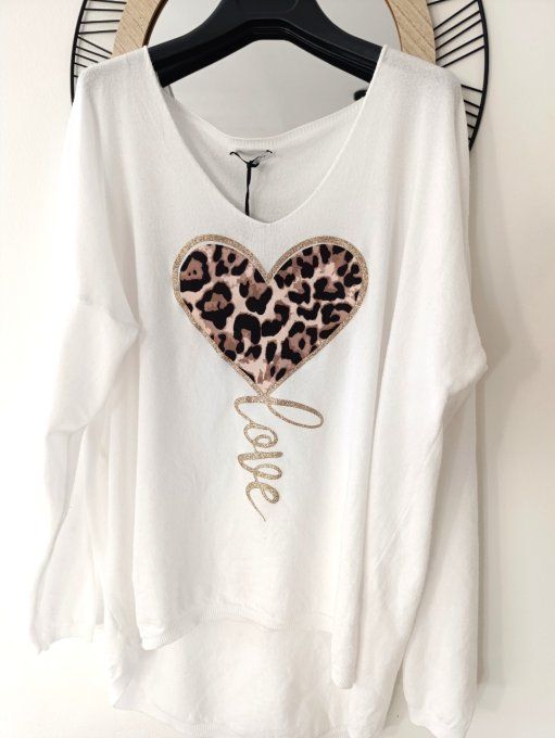 Pull blanc inscription Love en doré & coeur en animal jusqu'au 46