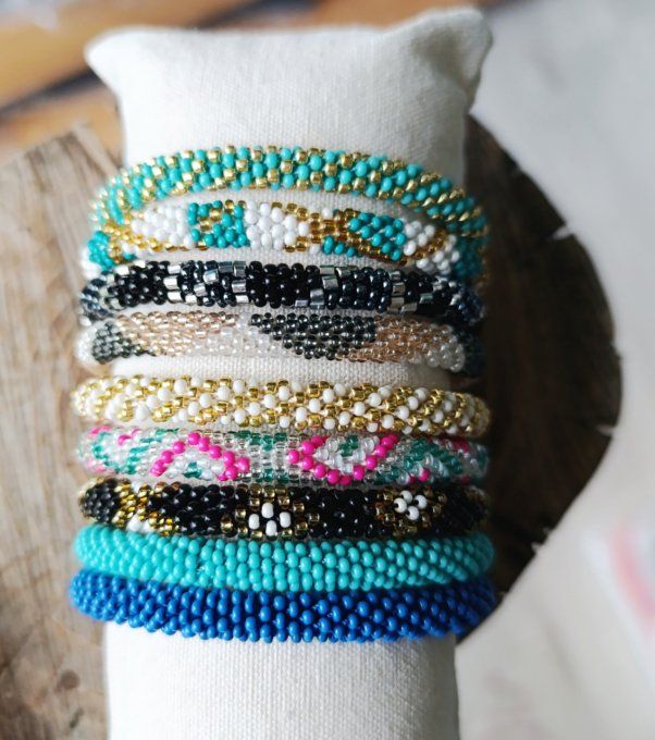 Bracelets népalais tendances - 9 modèles proposées - Fabrication artisanale 