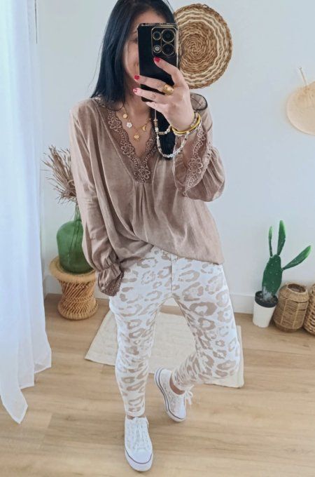 Pantalon magique imprimé animal sur fond blanc taille unique jusqu'au 42