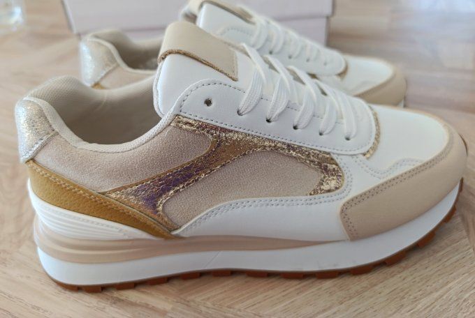 Baskets tendances et confortables Beiges, dorées & blanches