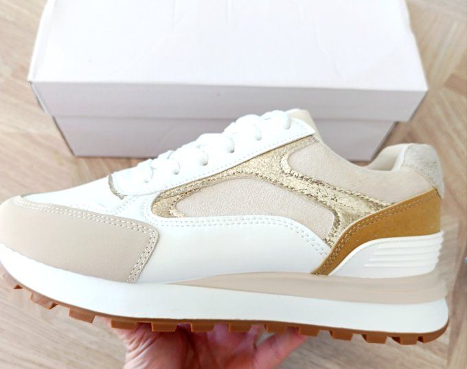 Baskets tendances et confortables Beiges, dorées & blanches