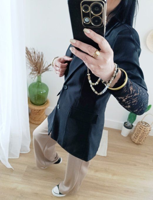 Blazer manches dentelle noire t.u jusqu'au 40