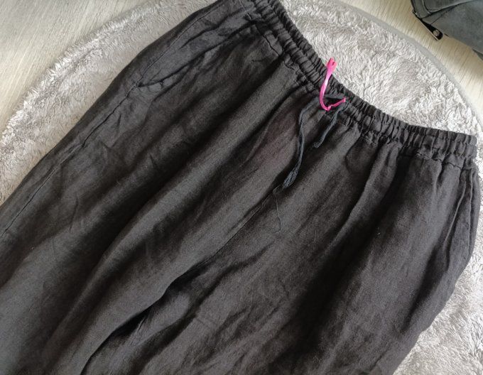 Pantalon avec LIN , poches sur le côté noir ou vert bresil - T.U jusqu'au 42 