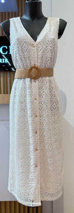 Belle robe longue doublée style dentelle