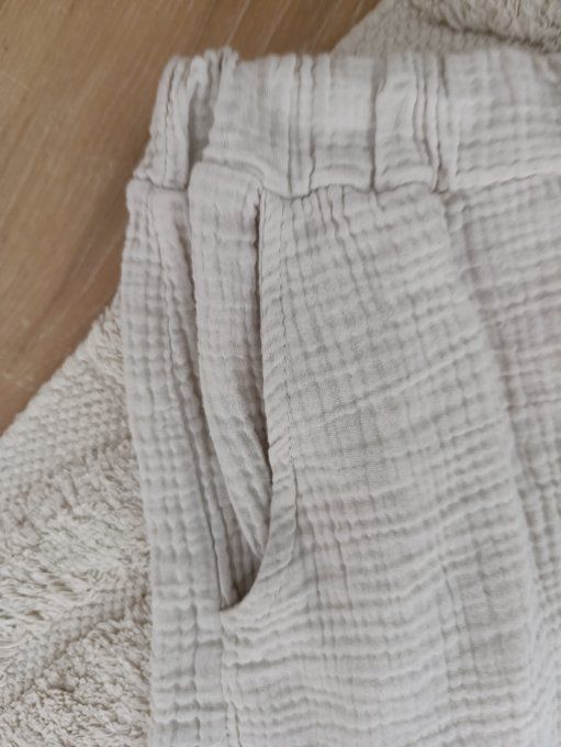 Beau short coloré en gaze de coton jusqu'au 42 t.u - Copie