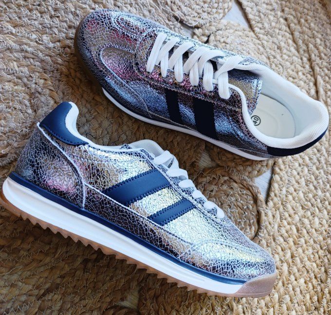 Baskets argentées avec bandes bleues marines inspi Adidas