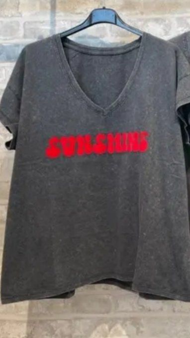 Tee shirt noir délavé inscription sunshine rouge 
