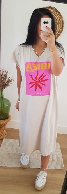 Robe tee shirt Ibiza beige ou kaki t.u bon 38 jusqu'au 46