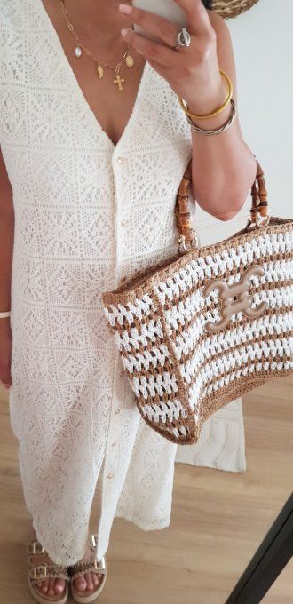 Belle robe longue doublée style dentelle