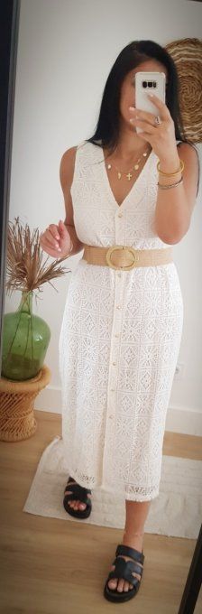 Belle robe longue doublée style dentelle