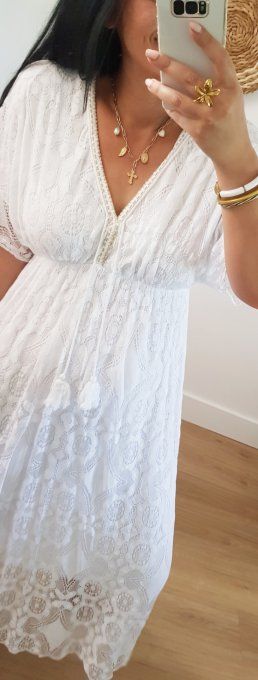 Belle robe blanche dentelle longue taille unique 36 au 42