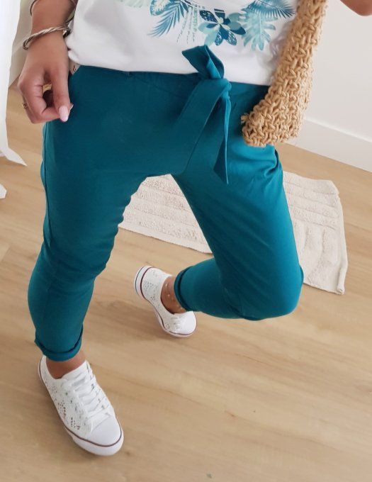 Pantalon coupe carotte  stretch bleu canard taille unique 36 40
