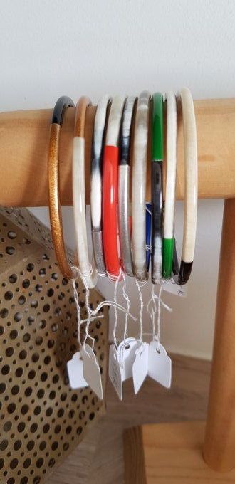 Bracelet fin corne de buffle naturelle - 6 modèles proposées - Fabriqués au Vietnam