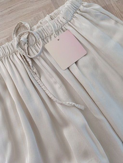 Pantalon fluide beige 30 % SOIE effet légèrement soyeux t.u jusqu'au 44